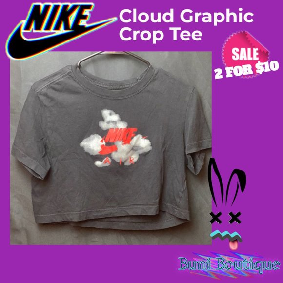 Nike Tops - ❌SOLD❌Nike graphic crop top